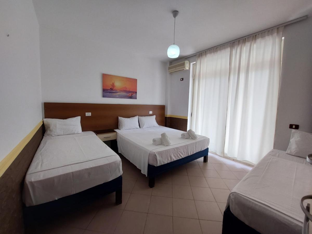 Hotel Nacional Durrës Esterno foto