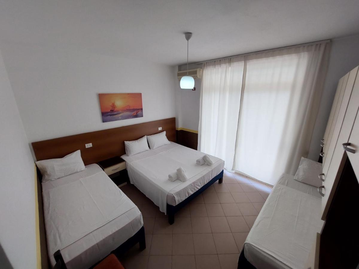 Hotel Nacional Durrës Esterno foto