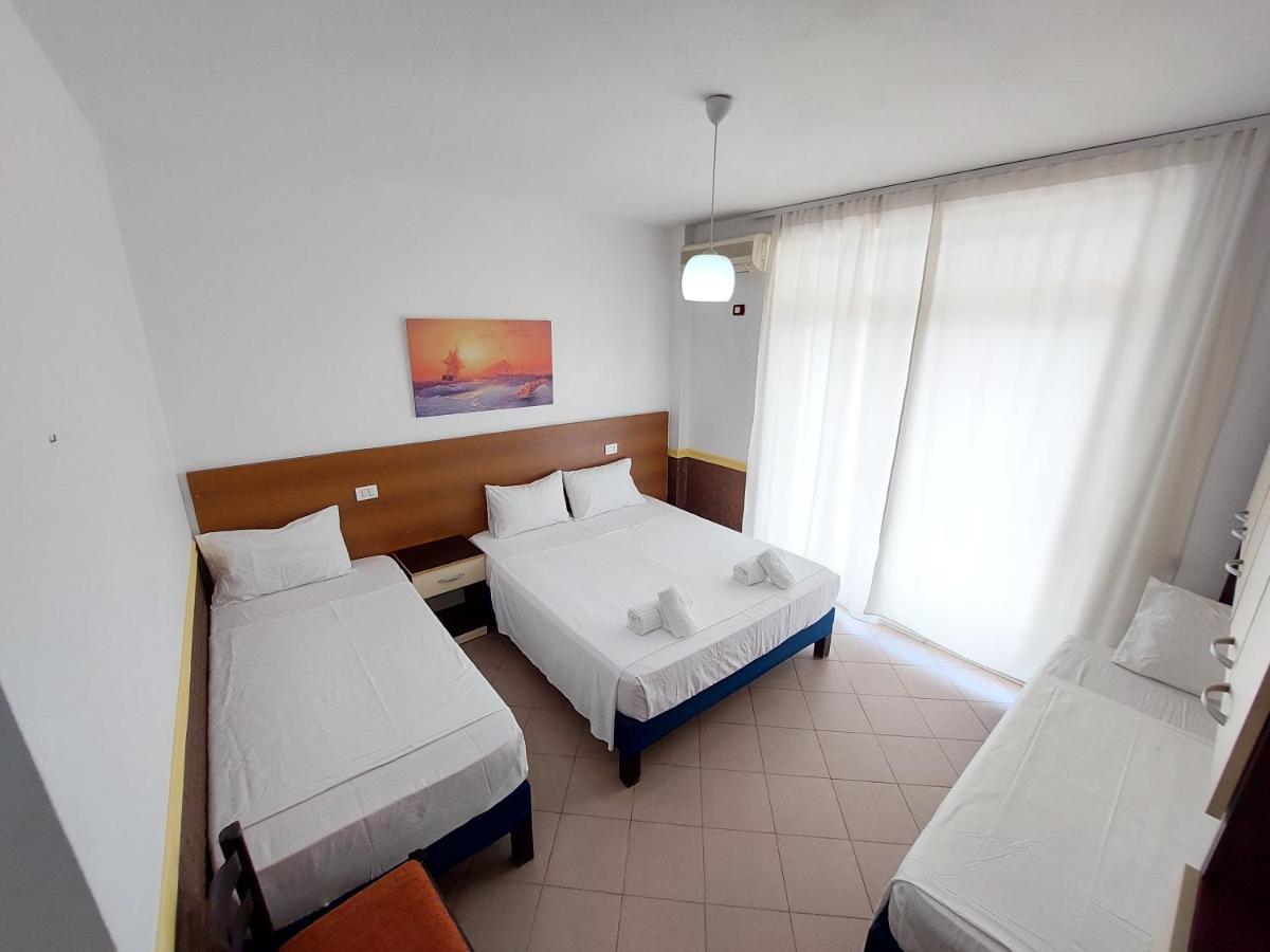 Hotel Nacional Durrës Esterno foto
