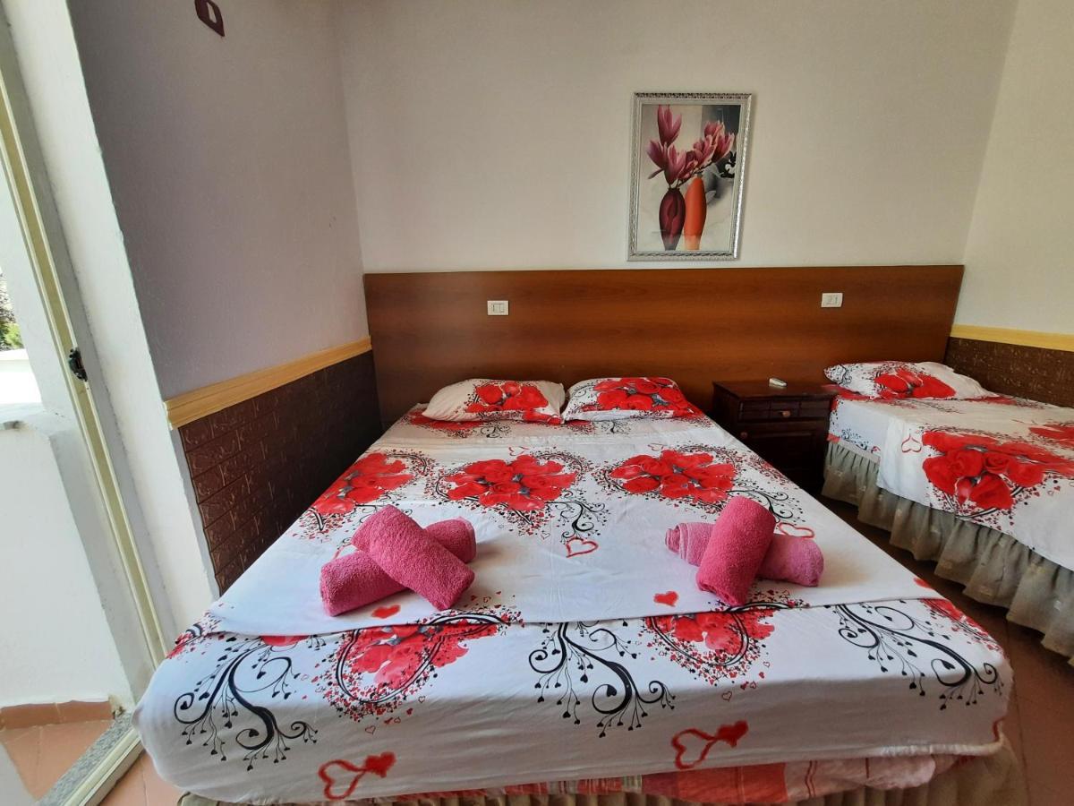 Hotel Nacional Durrës Esterno foto
