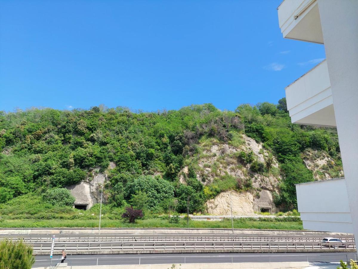 Hotel Nacional Durrës Esterno foto