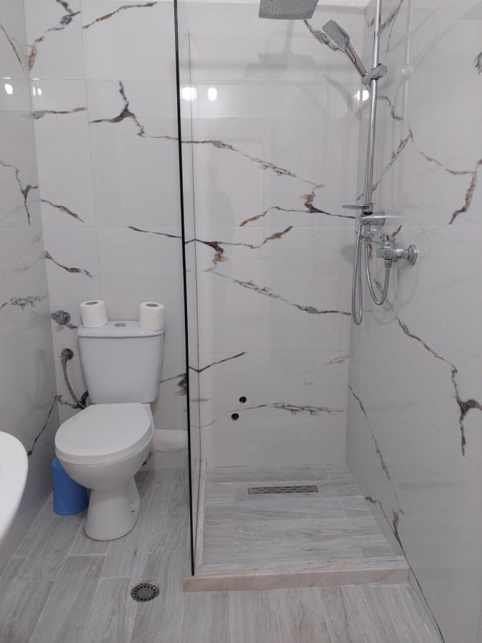Hotel Nacional Durrës Esterno foto