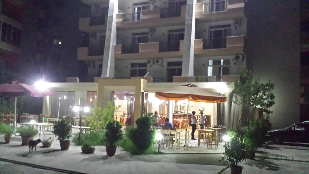 Hotel Nacional Durrës Esterno foto