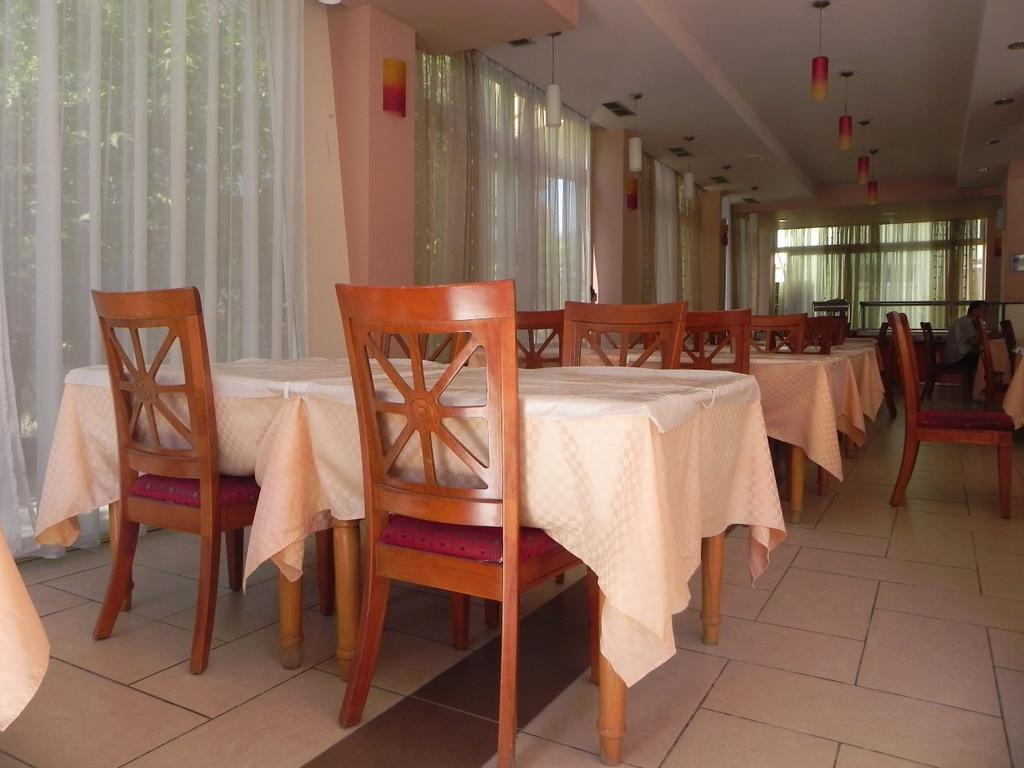Hotel Nacional Durrës Esterno foto