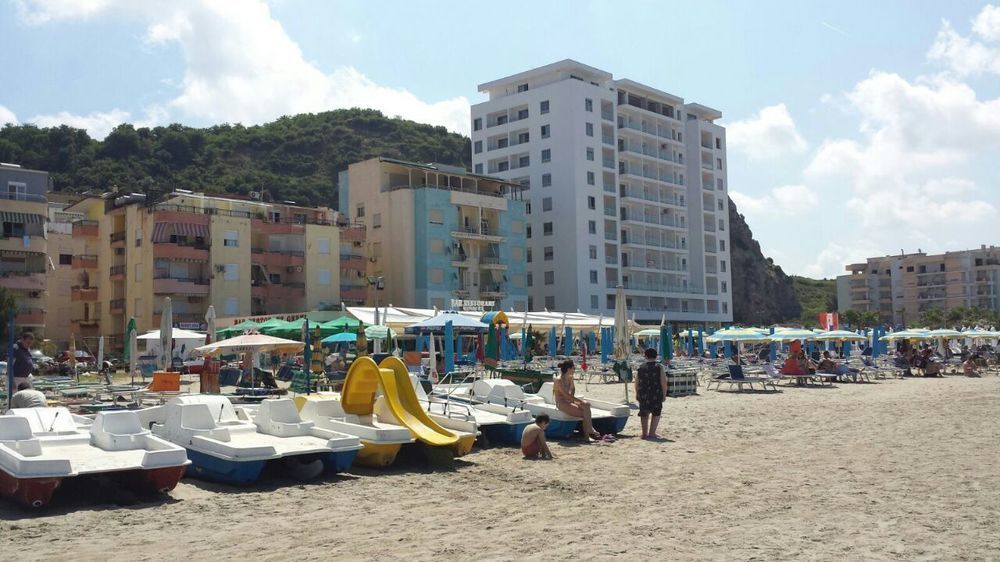 Hotel Nacional Durrës Esterno foto